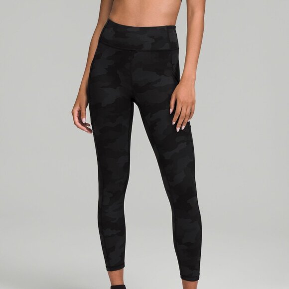 Meet your Posher, Nelly - Picture 1 of 1